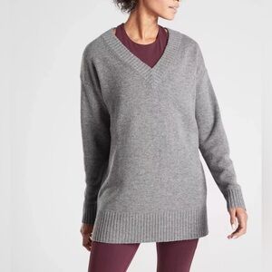 Athleta V-Neck Sweater in Gray with Burgundy Layering